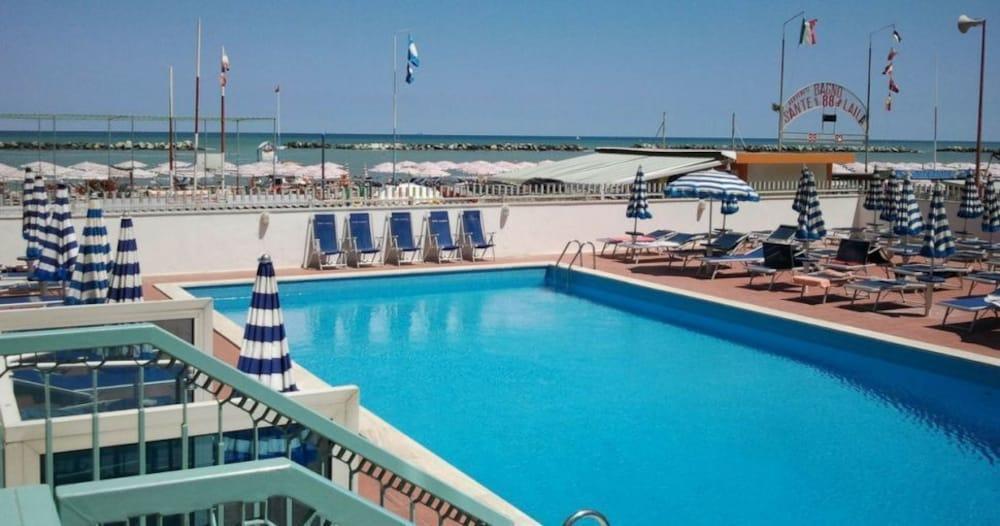 Hotel Majestic Bellaria-Igea Marina Exterior foto